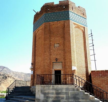 Dozal Tower: A Mausoleum atop a Peak on the Aras Riverbank
