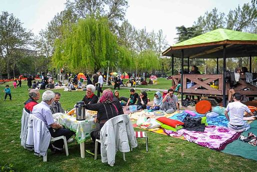 Sizdah Be-dar (lit. Thirteenth Day Outdoor)