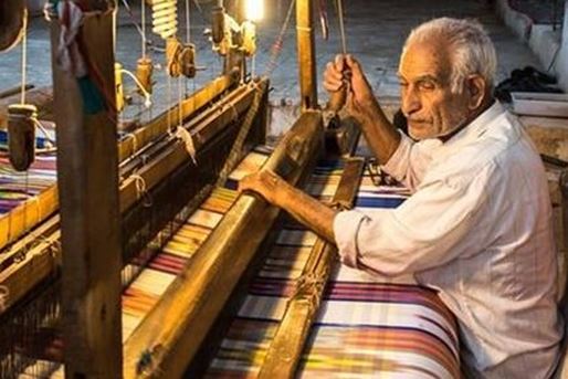 Daraei-bafi, weaving fabric with colorful and eye-catching patterns