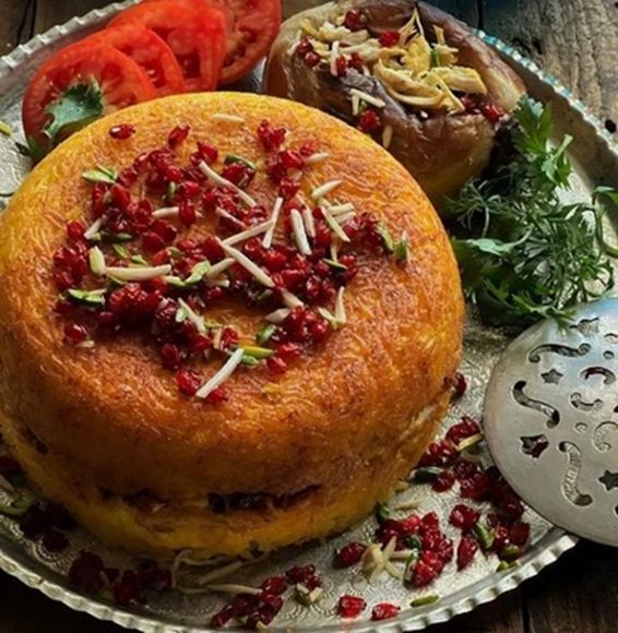 Tah Chin-e Morgh (Golden Crusted Saffron Rice Cake)