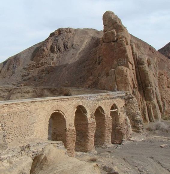 Kharanaq Waterway Bridge: Iran’s Only Traditional Water-Transfer Bridge