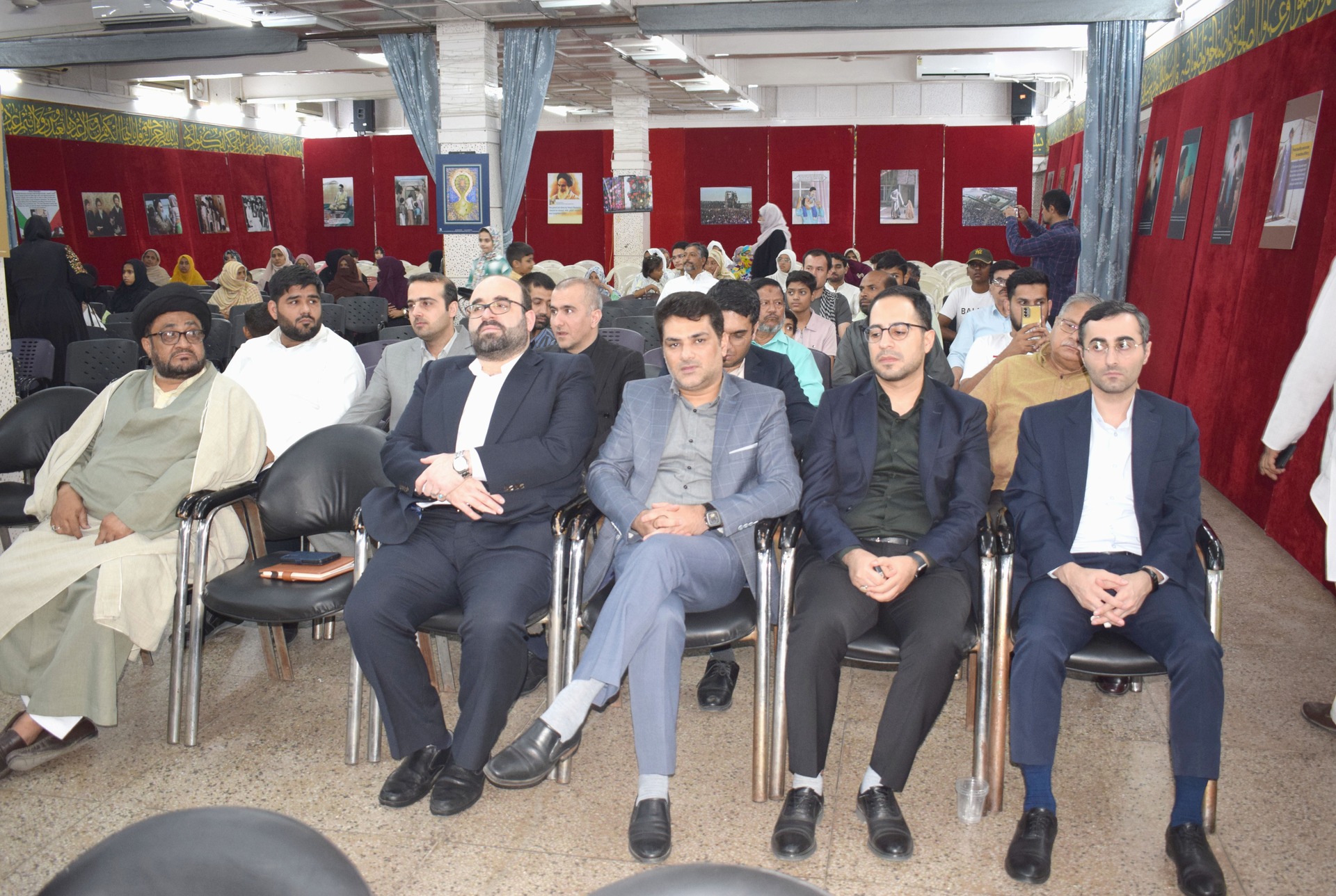 Monotheistic Spirituality, Proximity and Interaction with Religions in Imam Khomeini's Thought