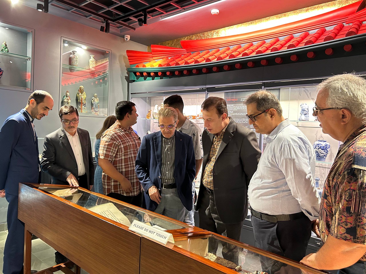 Explore the Faramaji Dadbhai Museum – Alpaiwala, the sole Parsi (Zoroastrian resident in India) museum located in the Mumbai metropolis.