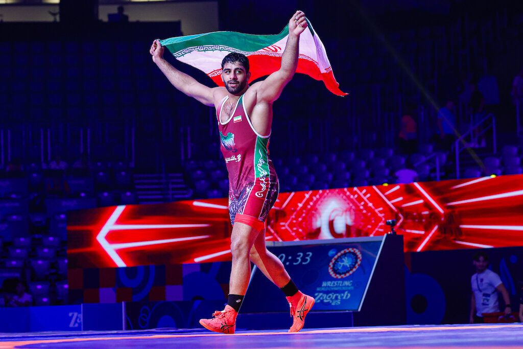 Imam Khamenei congratulates Iranian Wrestling team for bringing joy to the nation