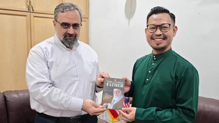 Meeting  with athour of book IRAN