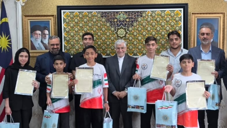 Meeting of the Iranian robotics team with Iran’s ambassador