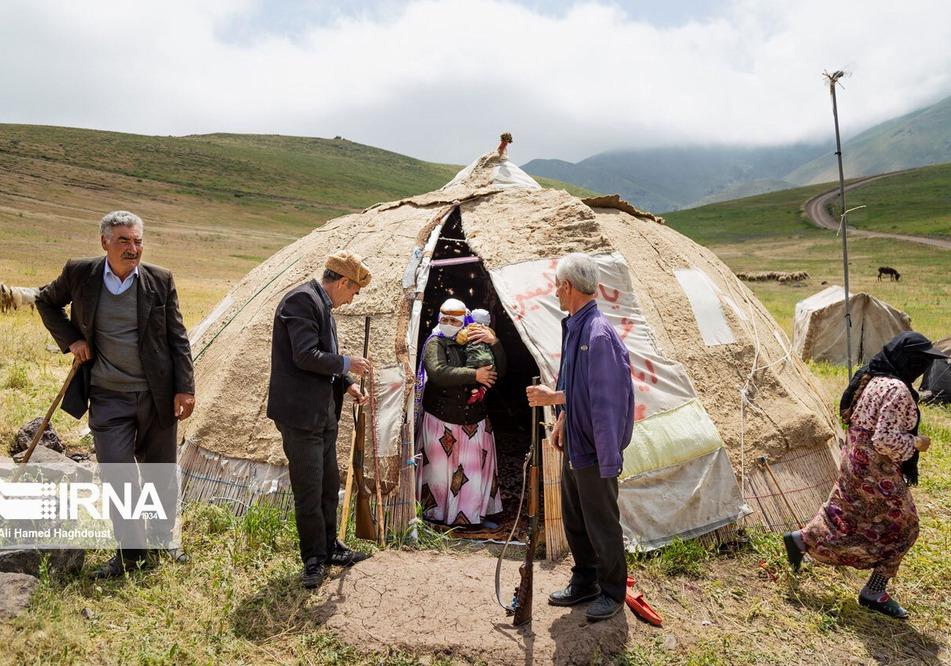 The skill of dismantling and erecting a nomadic tent, a heritage born of nature.