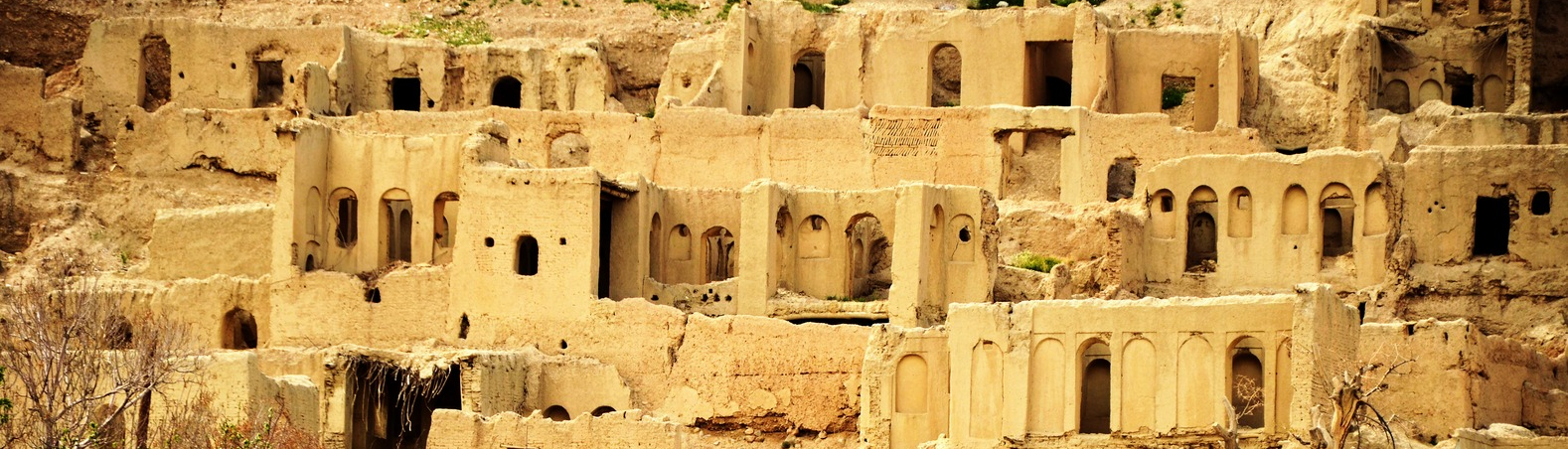 Izadkhast Historical Complex; The First Multi-Storied Building of the World