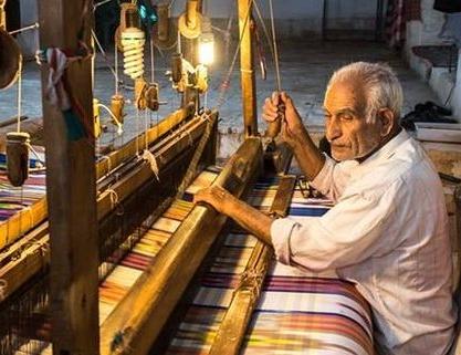 Daraei-bafi, weaving fabric with colorful and eye-catching patterns