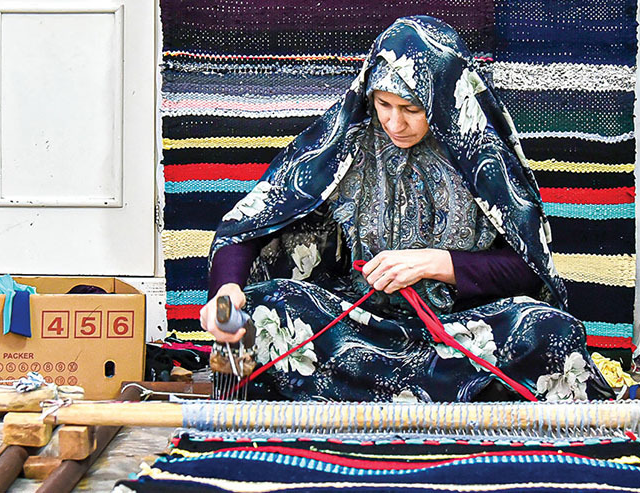 The Saddlebag Weaving Craft of Ashkezar