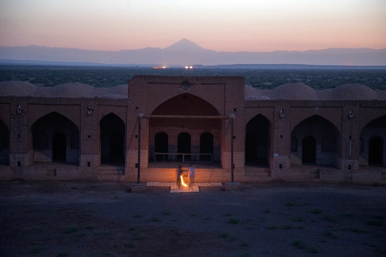 3کاروانسرای-دیر-گچین-Wikipedia_1