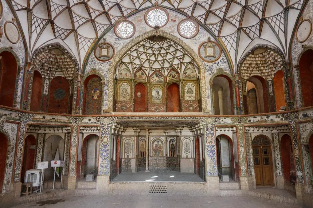 معماری-خانه-بروجردیها_1