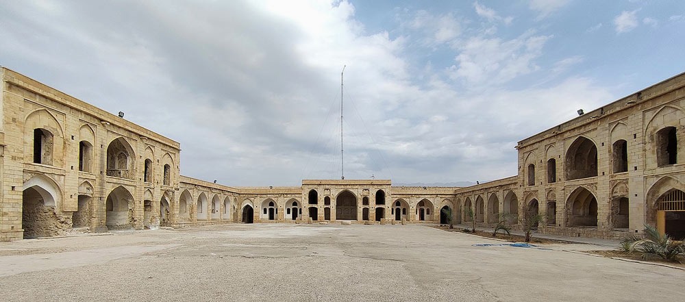 کاروانسرای_مشیرالملک_1
