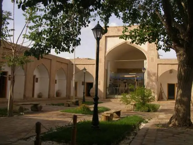 1683366613_695_مدارس-تاریخی-ایران_2