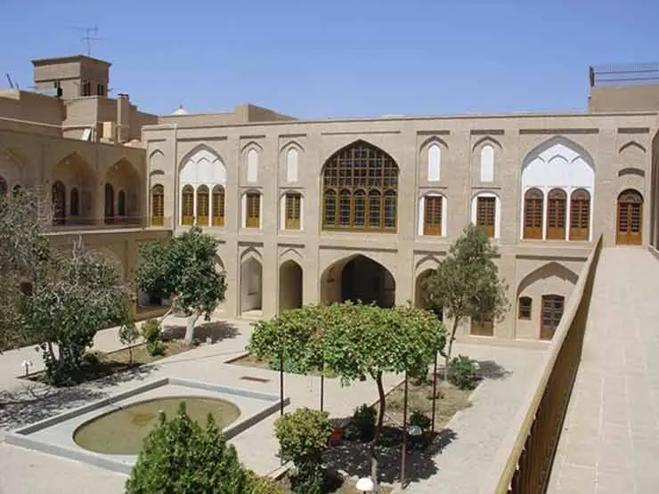 1683366614_545_مدارس-تاریخی-ایران_2